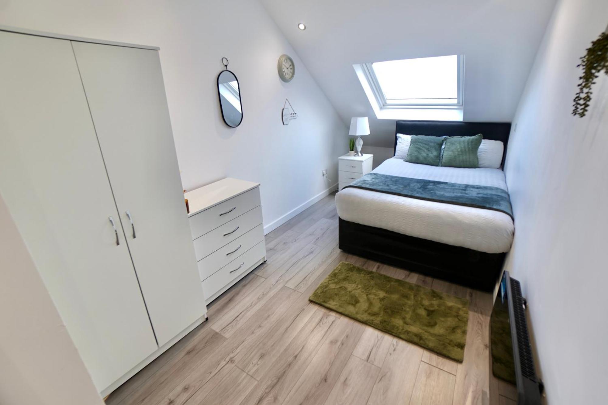 Ground Floor 2 Bedroom Southsea - Free Parking * Portsmouth